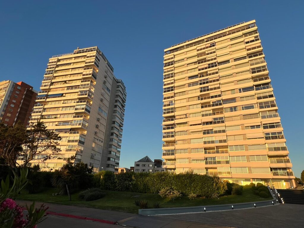 Edificio Tunquelen (Punta del Este)